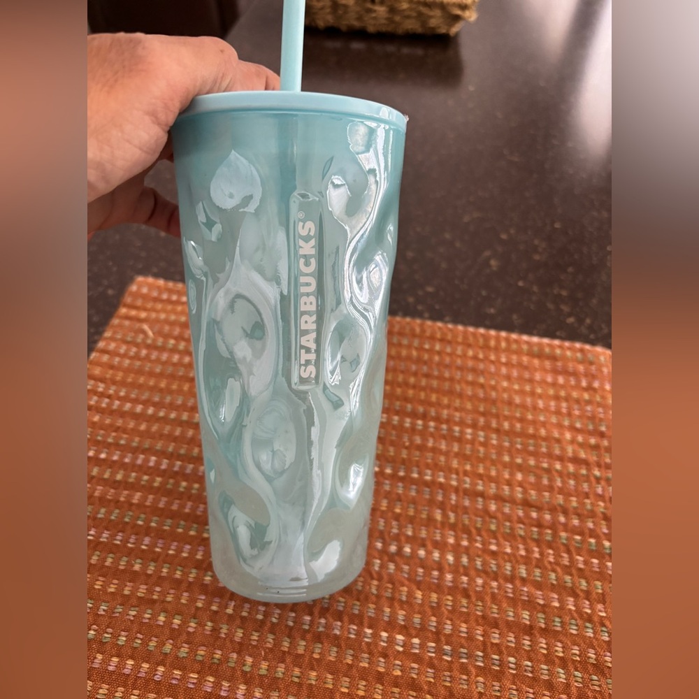 Aqua Tumbler with Straw